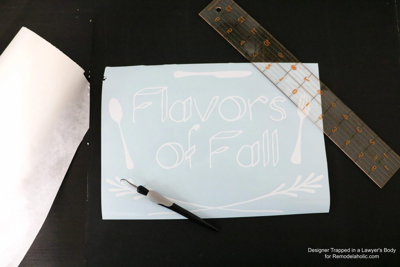 Love these reusable faux chalkboard signs! They are well fitted for anyone who struggles with hand lettering!