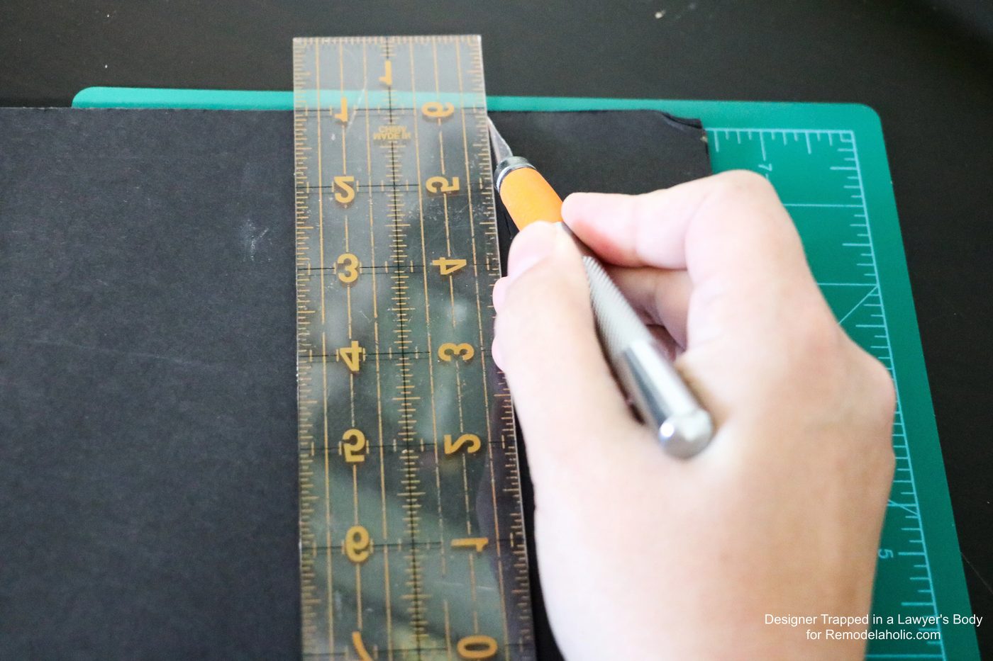 Love these reusable faux chalkboard signs! They are well fitted for anyone who struggles with hand lettering!