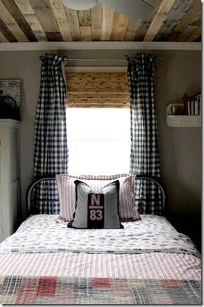 pallet-ceiling-walkthrough-rustic-boys-room_thumb
