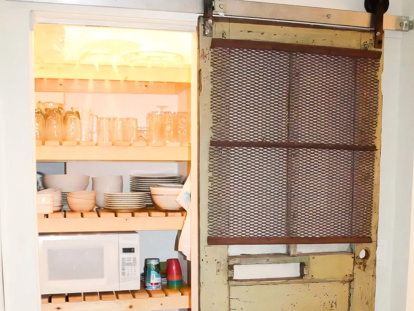 7 Barn Door Pantry Makeover Girl Meets Carpenter On @Bekob1 021146