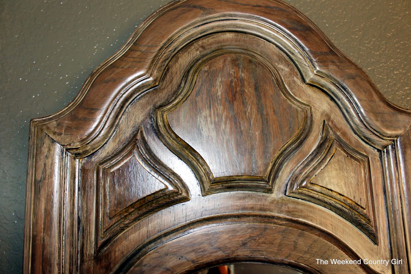 Mirror refinished for bathroom makeover by The Weekend Country Girl featured on @Bekob