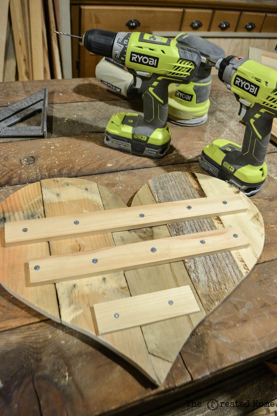 Diy Rustic Pallet Hearts walkthrough, The Created Home On @Bekob (3)