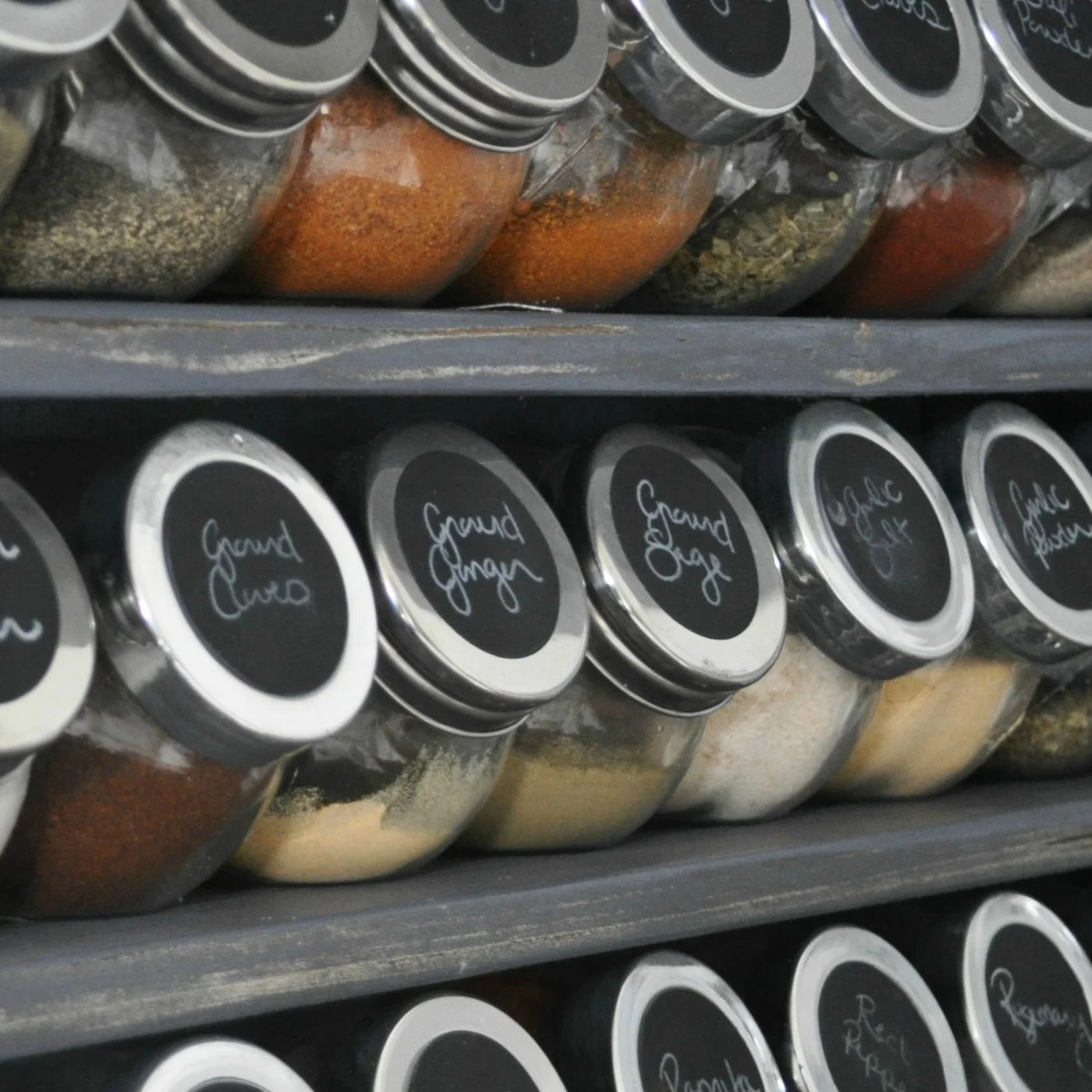 sawdust2stitches spice rack featured image - square