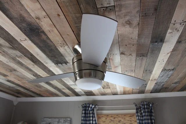 Bekob pallet ceiling