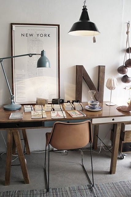 Rustic Modern Office Inspiration + Tips on @Bekob | Image Source: roomofkarma.se