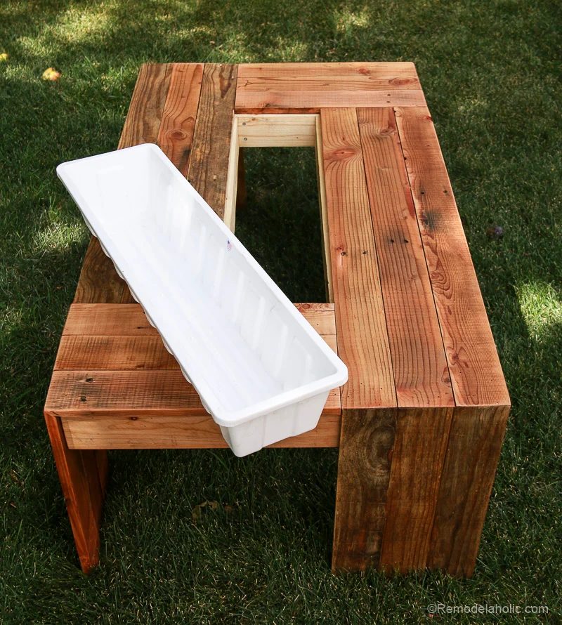 Handmade Outdoor Pallet Coffee Table with Planter Drink Trough Cooler | Video walkthrough and Woodworking Plan