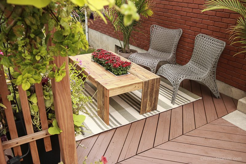 Handmade Outdoor Pallet Coffee Table with Planter Drink Cooler | Video walkthrough and Woodworking Plan