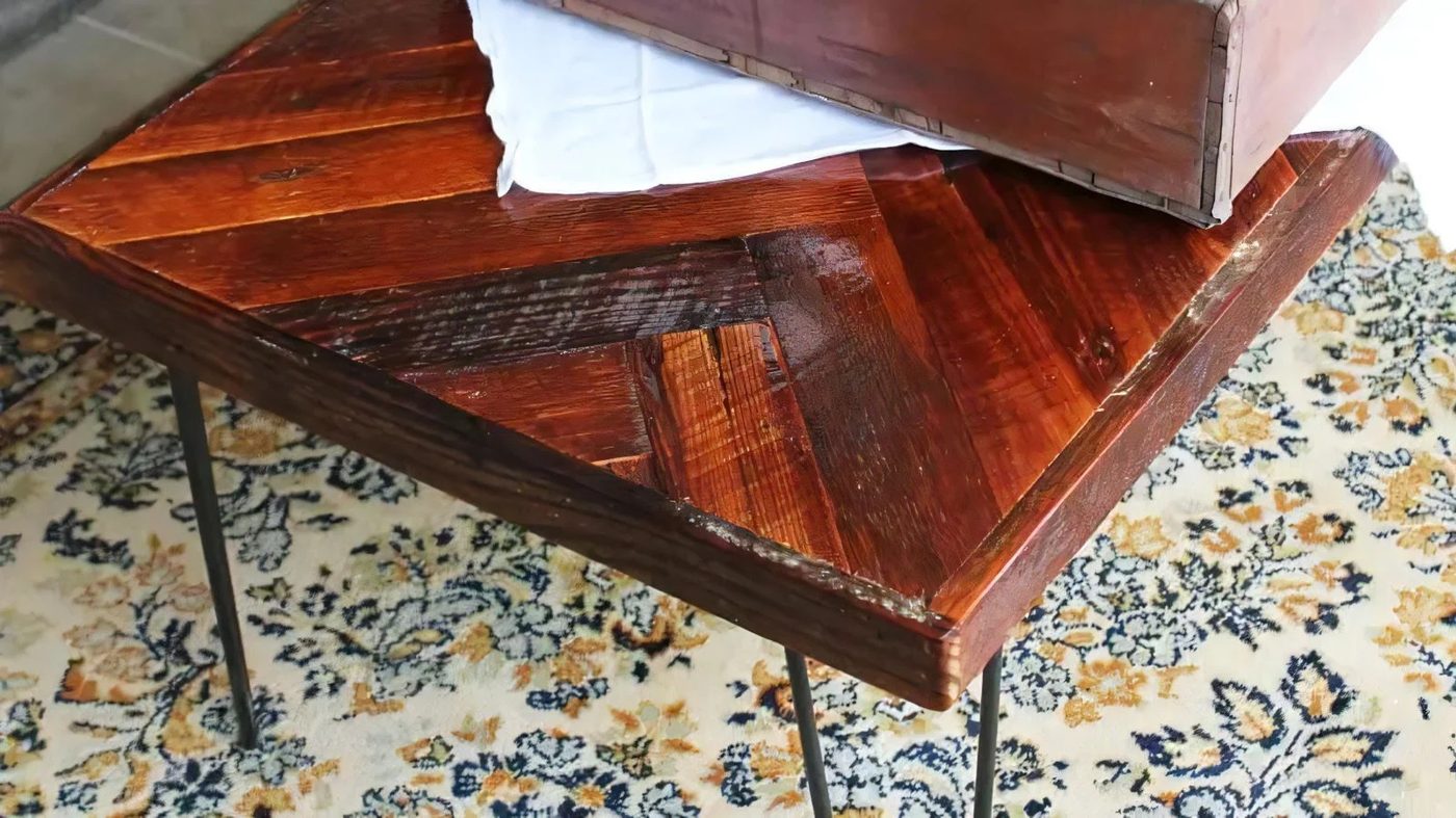 10a Herringbone Table 21 055740