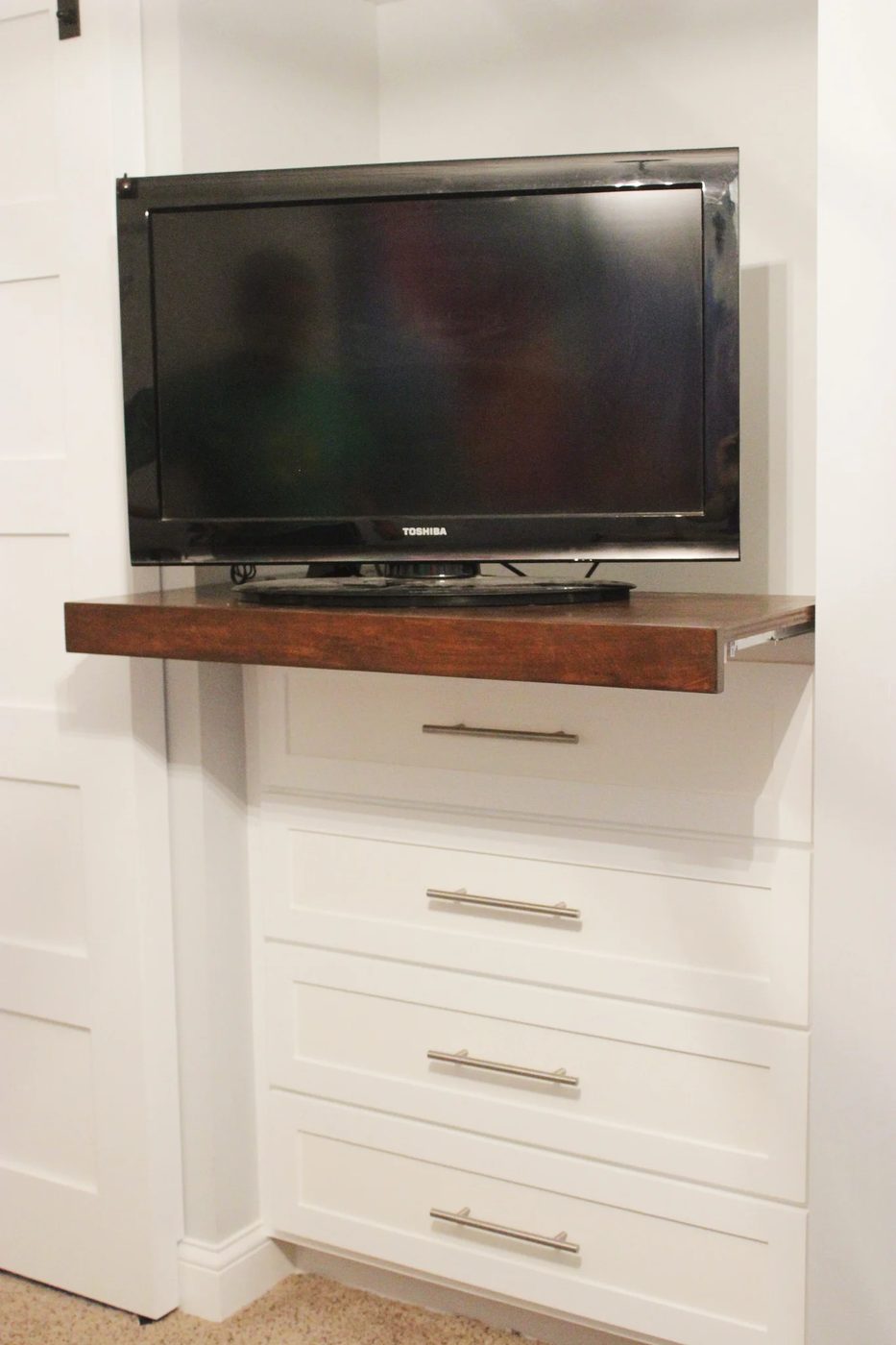How to build a Sliding TV Platform | Home Coming for Bekob.com