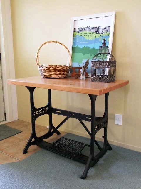 sewing table as entry console buffet, Bravo Henry