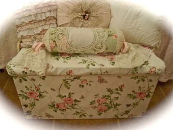 Shabby Chic Wooden Furniture Redo Using Fabric and Starch