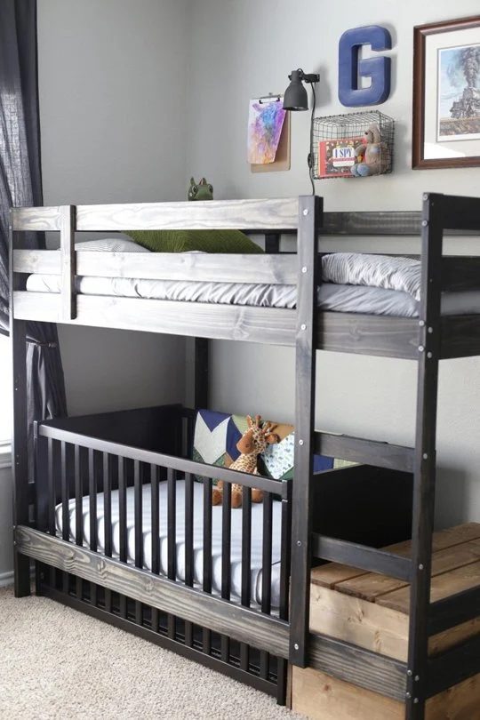 No matter the age or gender, having kids share a bedroom can be challenging. Here are 25 solid options to create the well fitted shared bedroom! 25 Stellar Shared Bedrooms for Kids