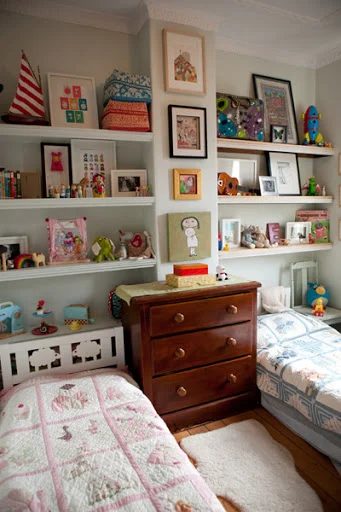 No matter the age or gender, having kids share a bedroom can be challenging. Here are 25 solid options to create the well fitted shared bedroom! 25 Stellar Shared Bedrooms for Kids