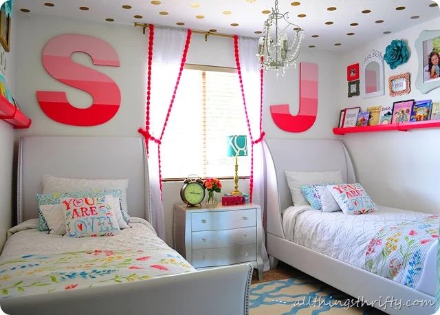 No matter the age or gender, having kids share a bedroom can be challenging. Here are 25 solid options to create the well fitted shared bedroom! 25 Stellar Shared Bedrooms for Kids