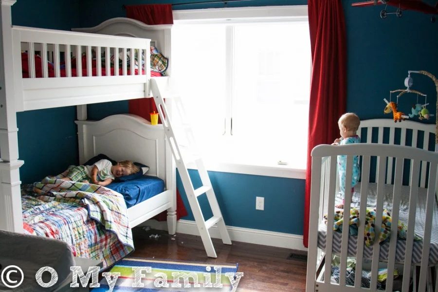 No matter the age or gender, having kids share a bedroom can be challenging. Here are 25 solid options to create the well fitted shared bedroom! 25 Stellar Shared Bedrooms for Kids