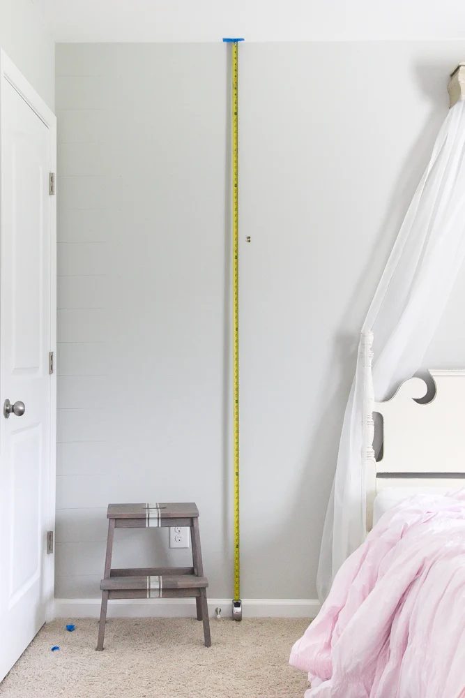 How to Shiplap a Wall for Free | Bless'er House for Bekob.com - A quick and straightforward walkthrough on how to shiplap a wall for free using just two standard toolbox items. No