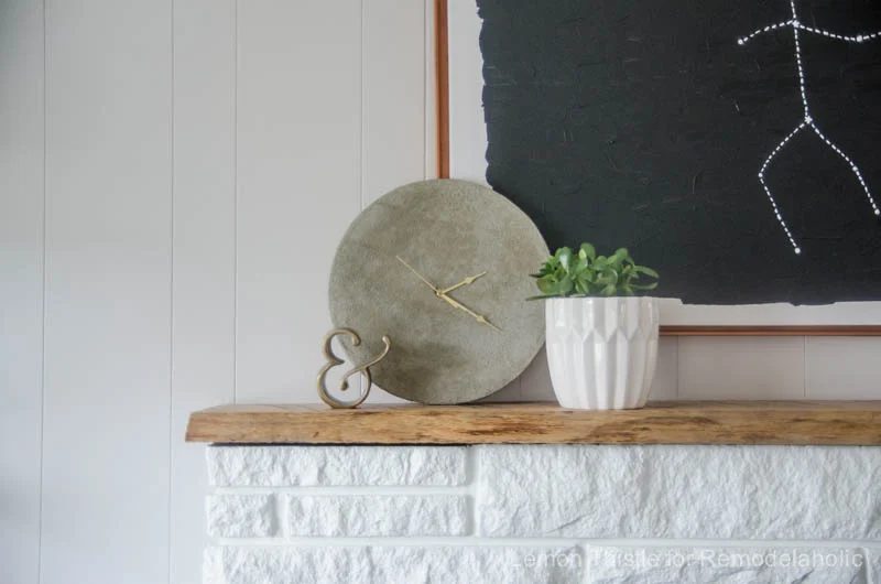 Handmade direct Concrete Clock- I love how straightforward this is to make! So fun