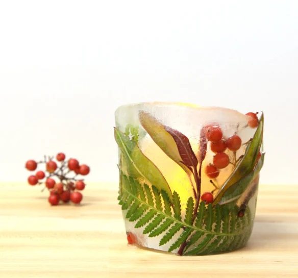 handmade ice and berries luminary - A Piece of Rainbow via @Bekob