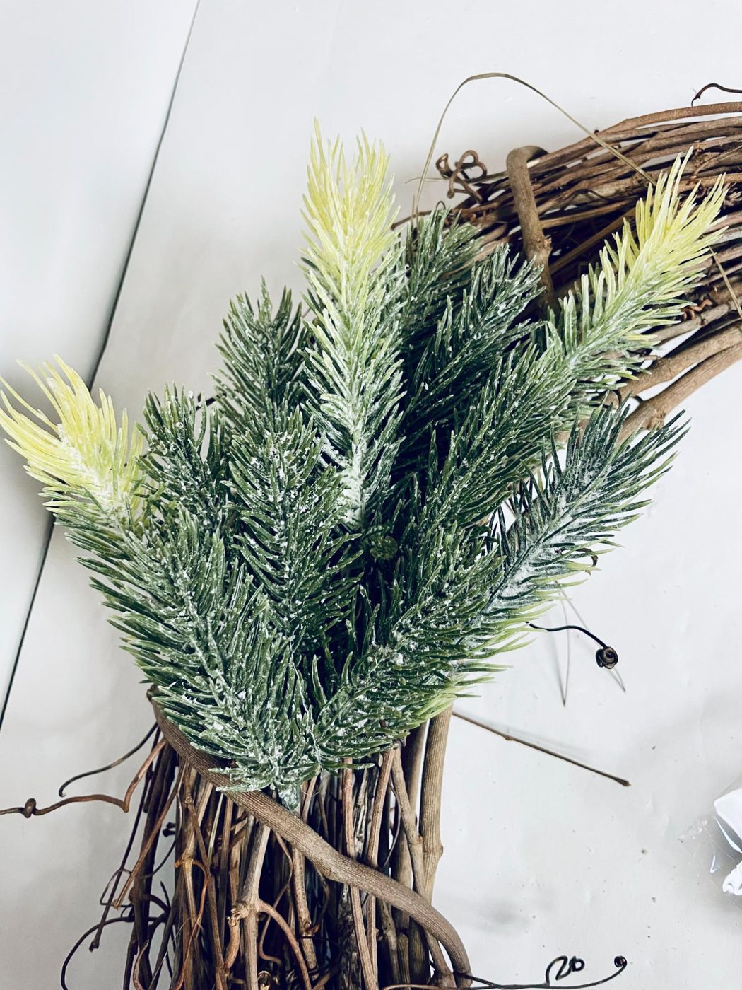 direct Handmade Dollar Tree Christmas Wreath walkthrough, Glue Pine Picks 2 Bekob (4)