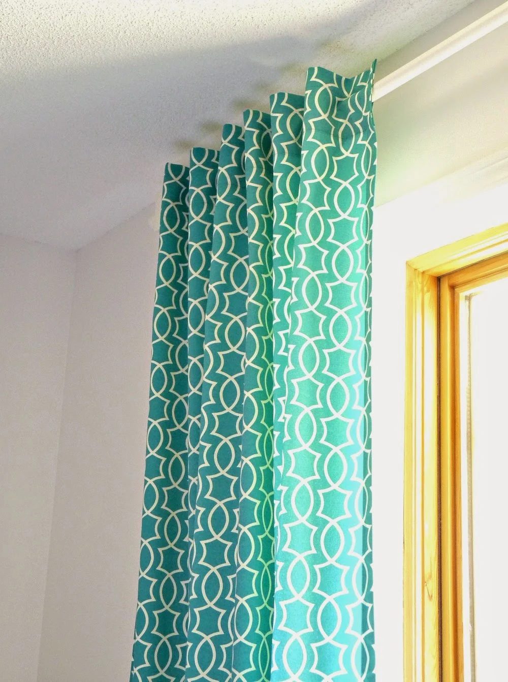 how to make direct back tab curtains in a modern retro pattern, Dans le Lakehouse on @Bekob