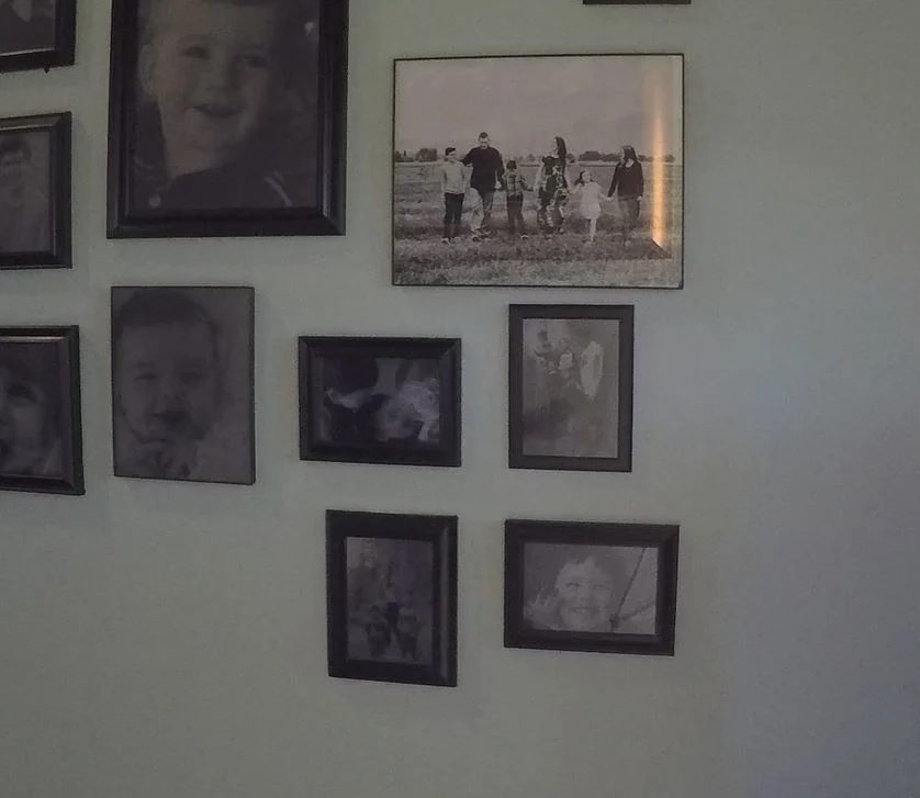 Bekob Gallery Wall Simplified (44)