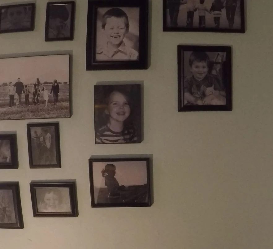 Bekob Gallery Wall Simplified (47)