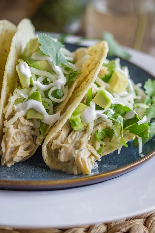 Make your taco dinners even easier by cooking the meat in a slow cooker. Here are 8 straightforward slow cooker taco recipes for busy days! 8 straightforward Slow Cooker Taco Recip