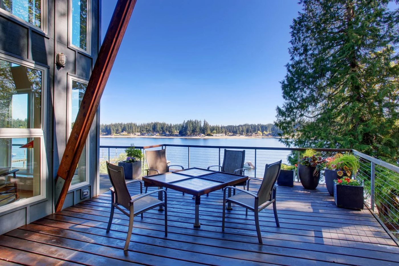 solid Lake House