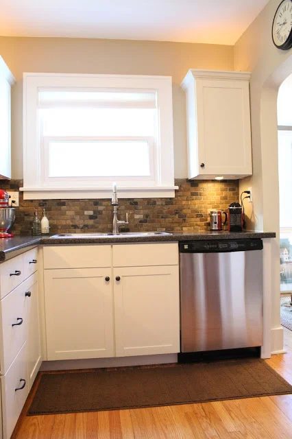 Small Kitchen Remodel with Slate Tile Backsplash | featured at Bekob.com #smallkitchen #remodel #backsplash @Bekob