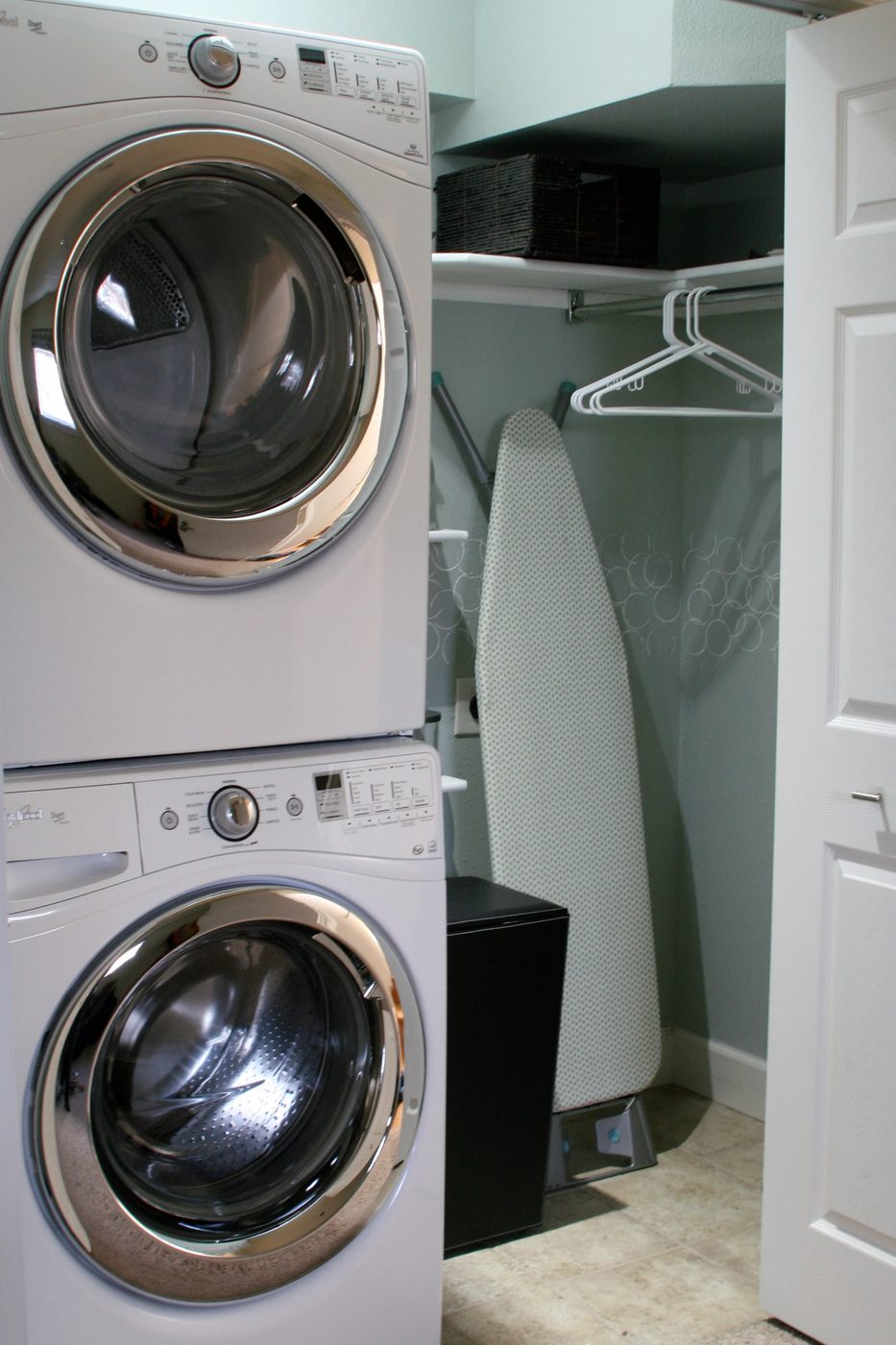 small laundry room with stacked washer and dryer, Love Melinda on Bekob