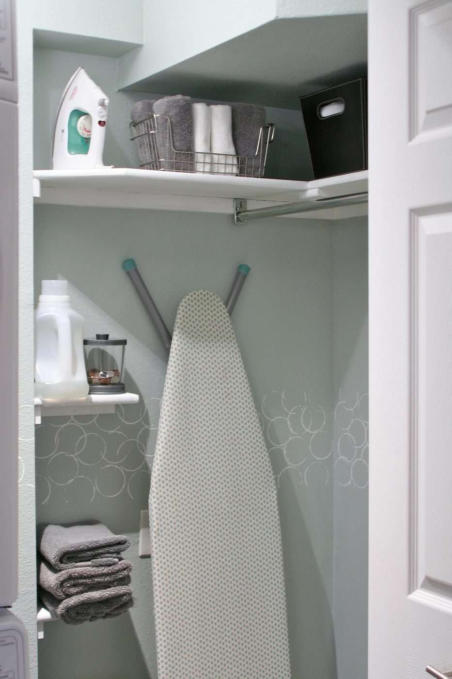 small laundry room storage and shelving, Love Melinda on Bekob