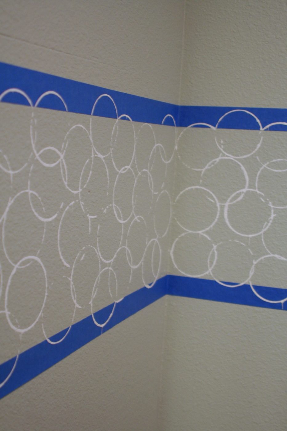 handmade overlapping circles laundry room border, Love Melinda on Bekob