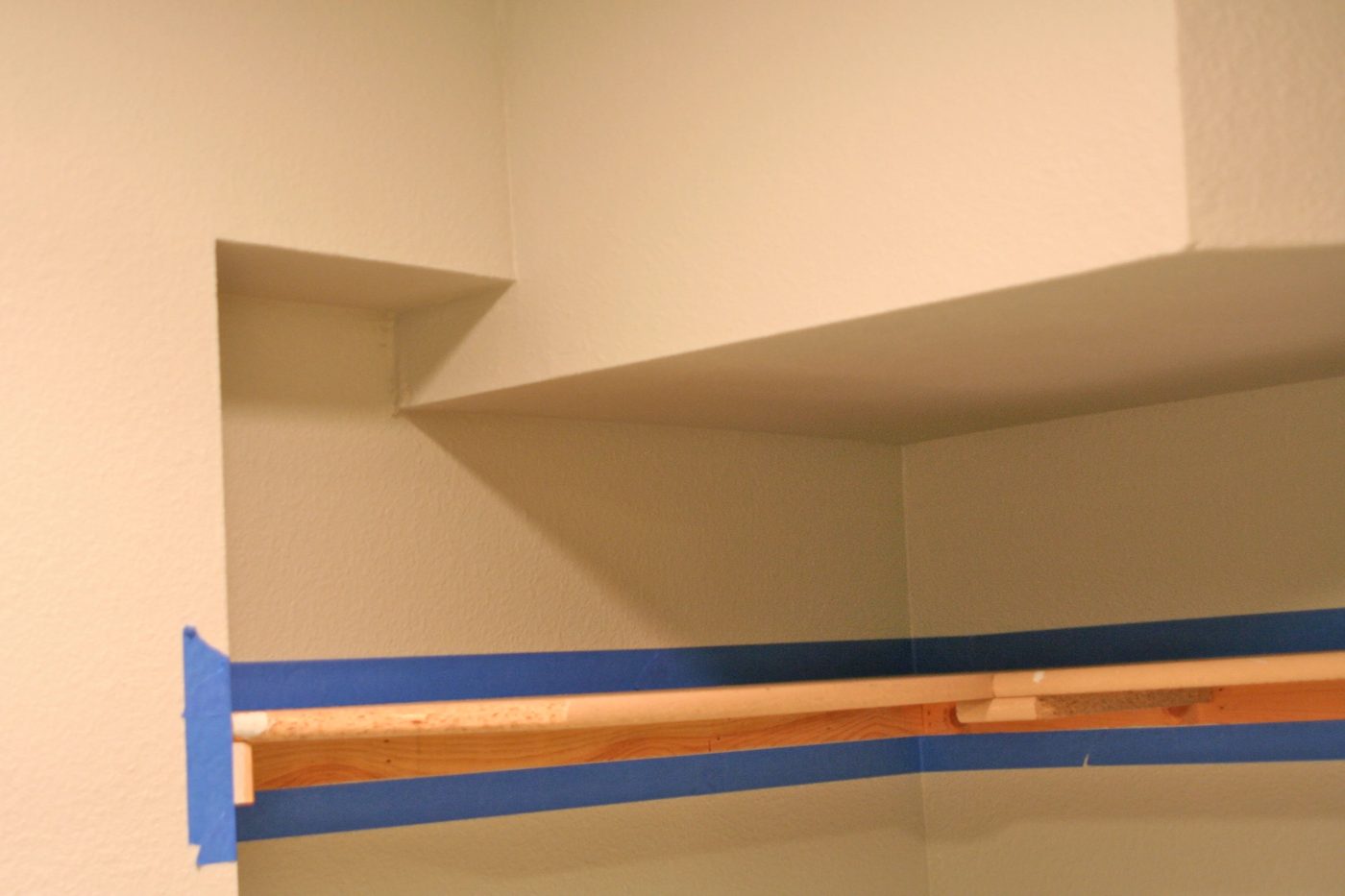 painting laundry room shelves, Love Melinda on Bekob