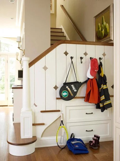 small mudroom drop zone, via BHG