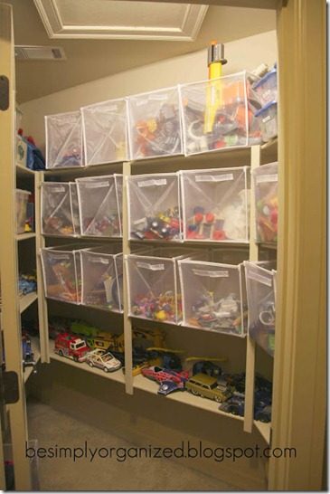 toy closet, via Bekob