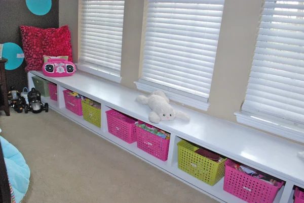 window seat bench with toy storage baskets, via Bekob