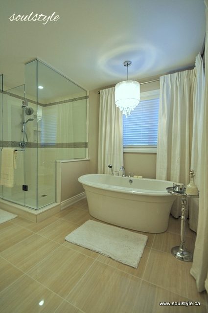 neutral spacious bathroom - Soul Style via @Bekob