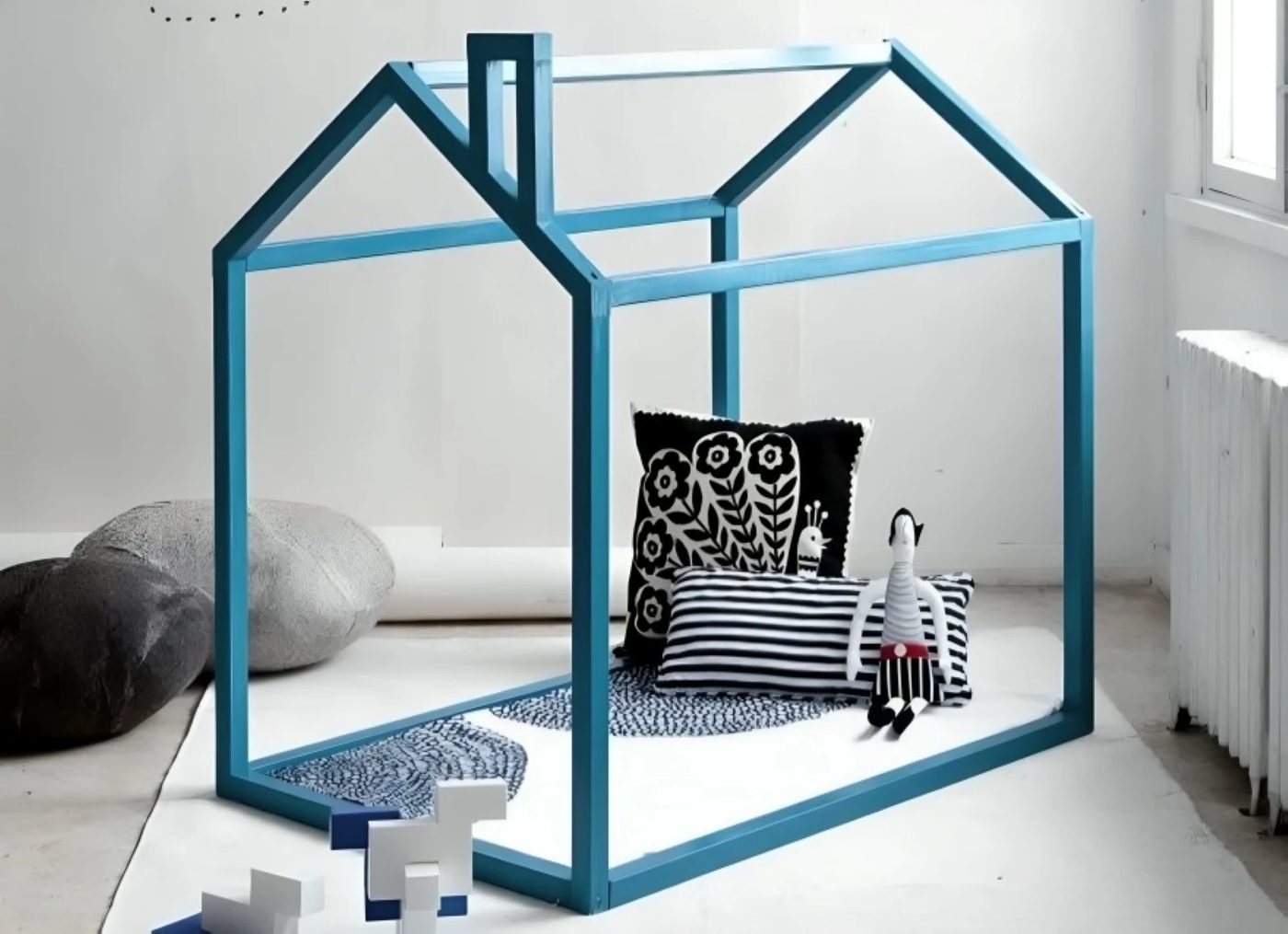 Blue Frame House (1)