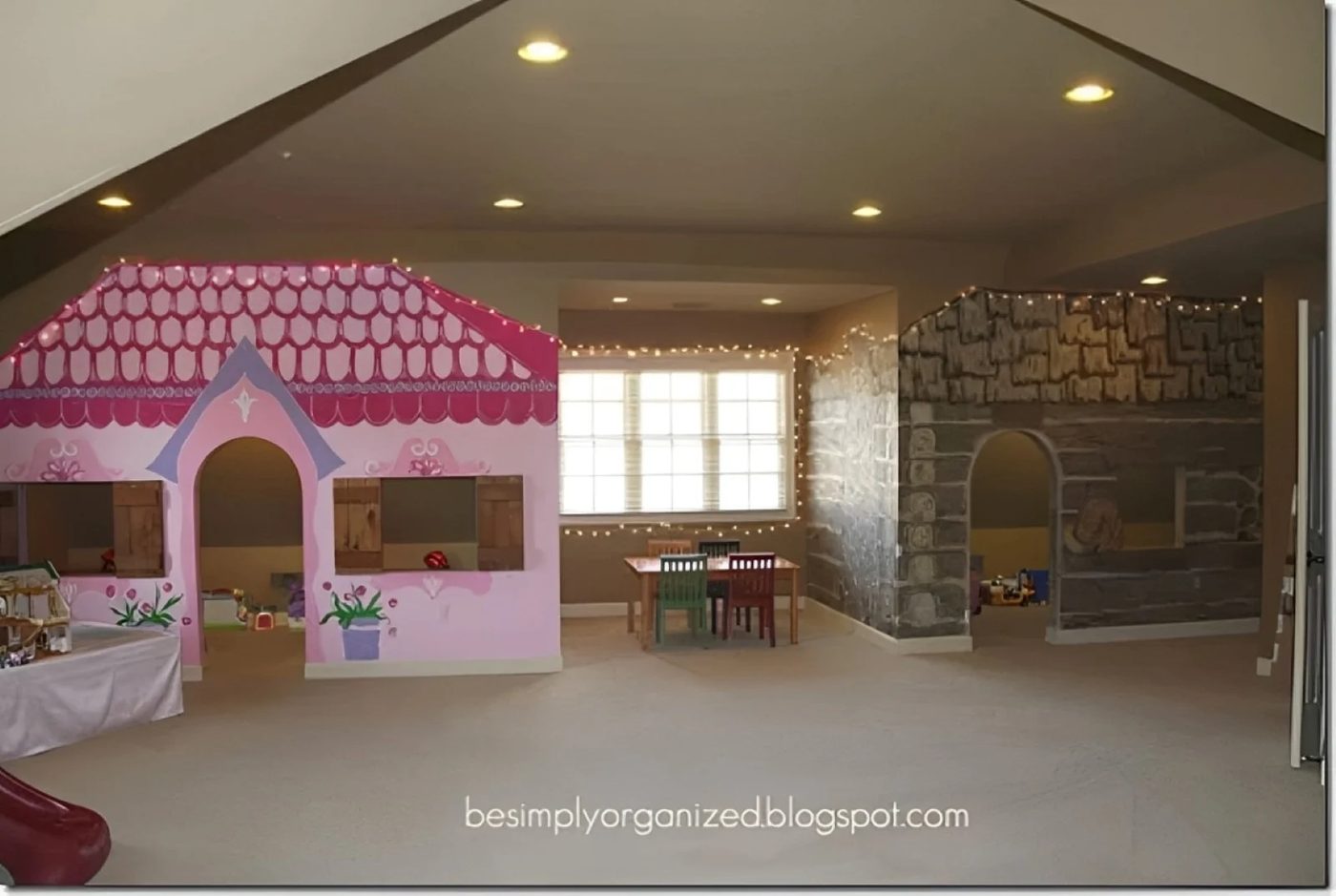 Simply Organized Playroom 1 Thumb (1)