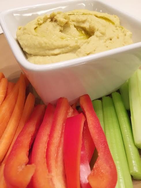 Split Pea Hummus | FOODIEaholic.com #recipe #cooking #appetizer #dip #hummus #healthy #peas #vegetables