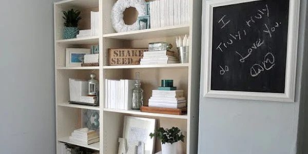Staging A Bookcase Beautifully