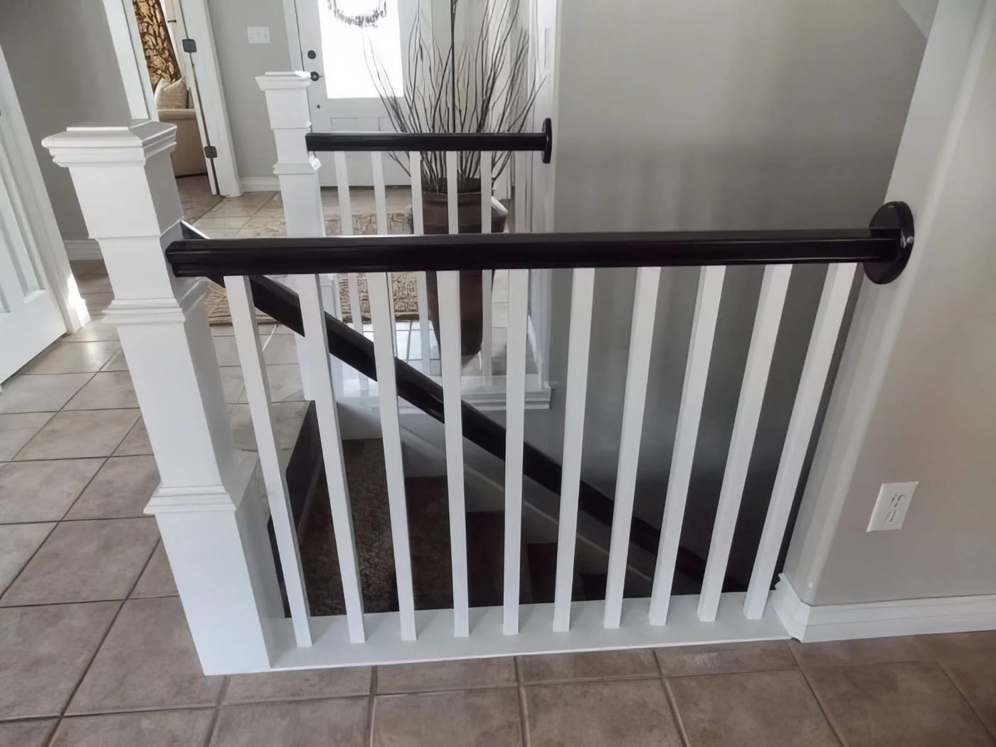 25 Stair Banister Redo With New Newel Post And Spindles TDA Decorating And Design Featured On @Bekob 600x450 1153261