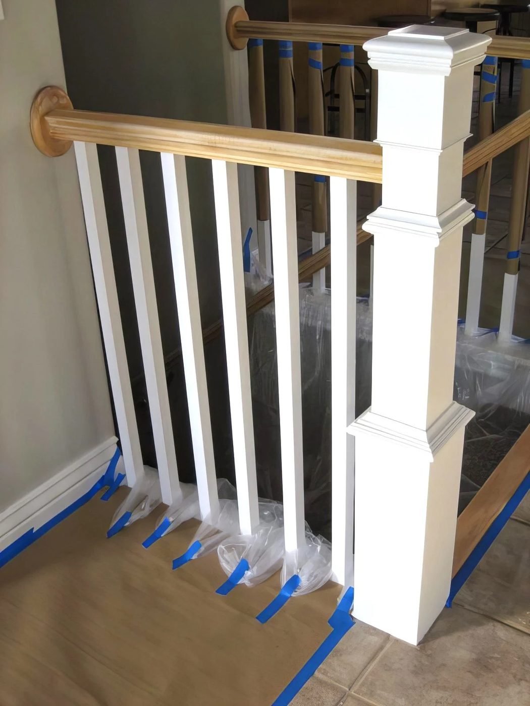 21 Painting And Staining A Stair Banister TDA Decorating And Design Featured On @Bekob 600x800 115343