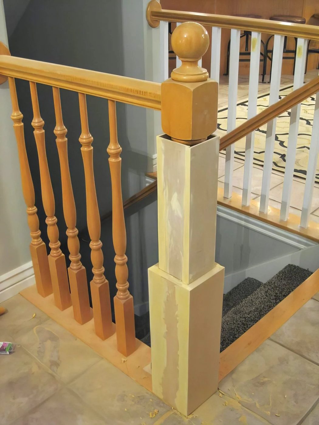 7 Diy Newel Post With Existing Banister TDA Decorating And Design Featured On @Bekob 600x800 115638