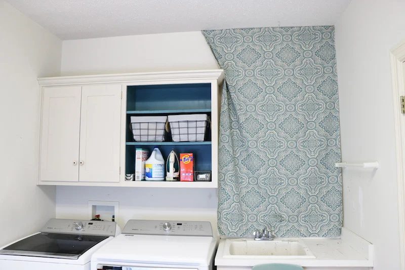 Tacking up Fabric for Starched Fabric Wall