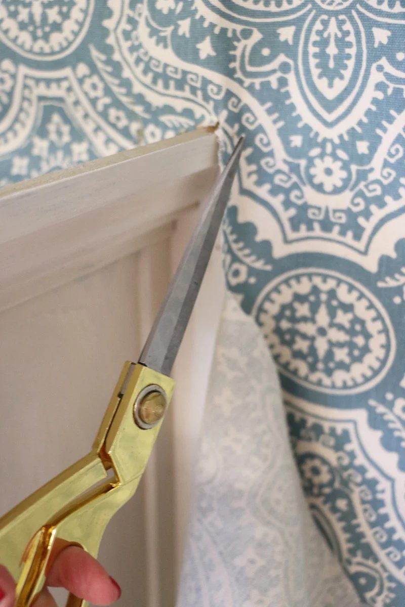 Trimming around Cabinets for Starched Fabric Walls