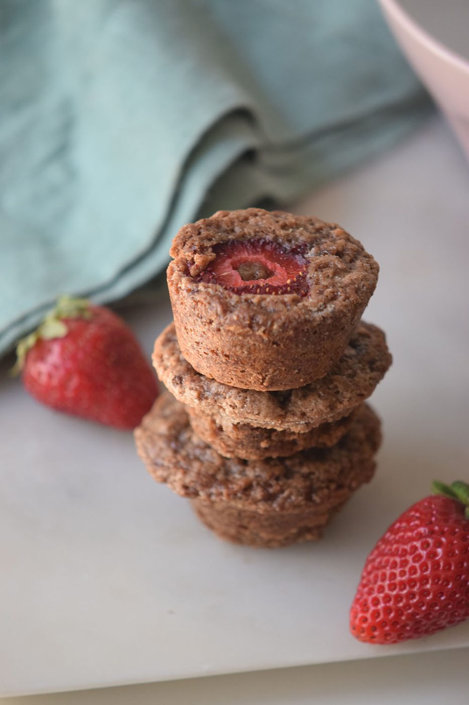 Try a twist on regular brownies with this yummy recipe for Strawberry Brownie Bites with the recipe by Bekob.com