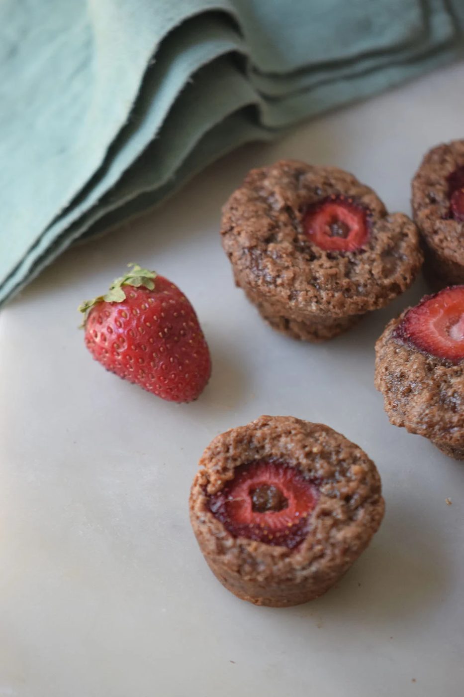 Try a twist on regular brownies with this yummy recipe for Strawberry Brownie Bites with the recipe by Bekob.com