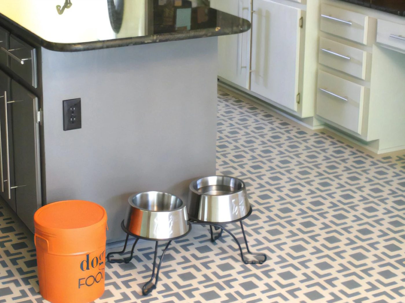 8 Stenciled Floor 032358