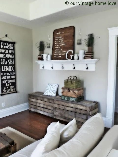 How to decorate a mantel shelf